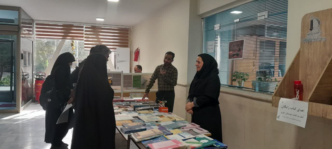 نمایشگاه کتاب - تصویر ۳