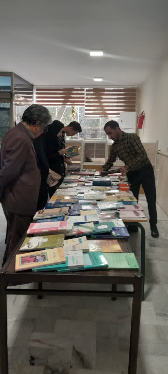نمایشگاه کتاب - تصویر ۴